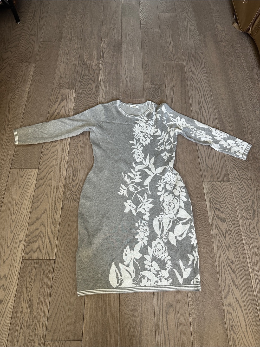 Calvin Klein Gray and White Floral Knit Long Sleeve Dress